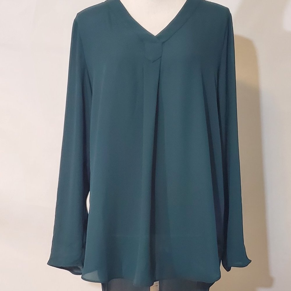 Apt. 9 Green Blouse V Neck size L